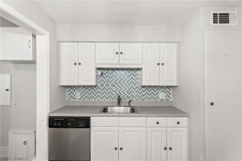 168 Beck Road Avon Lake OH 44012