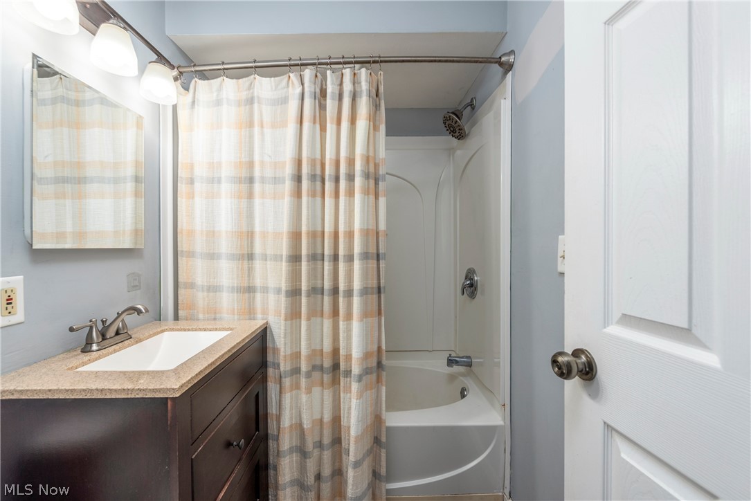 168 Beck Road Avon Lake OH 44012