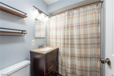 168 Beck Road Avon Lake OH 44012