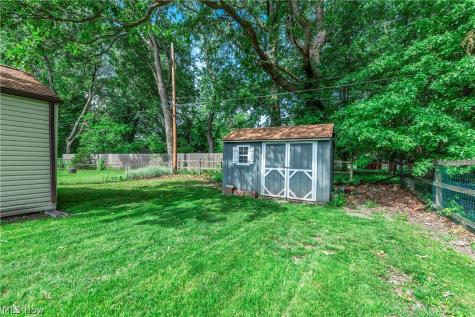 168 Beck Road Avon Lake OH 44012