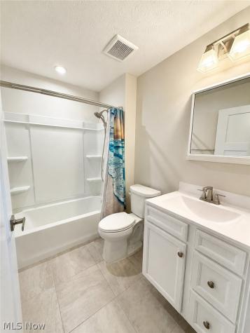 168 Eagle Circle Amherst OH 44001