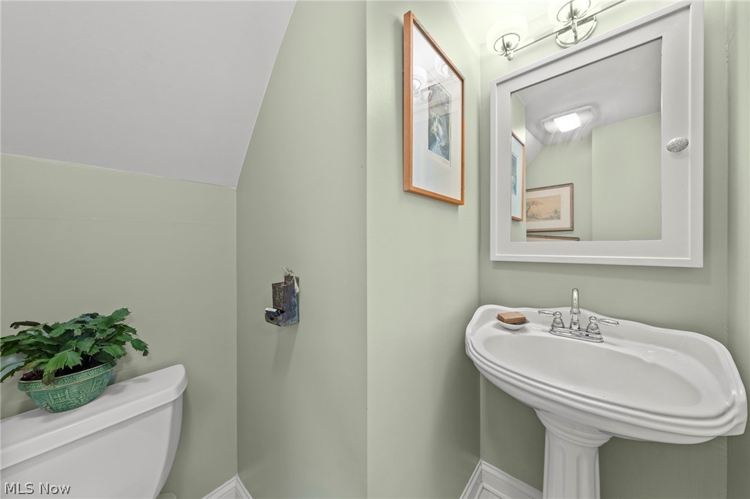 26421 N Woodland Road Beachwood OH 44122