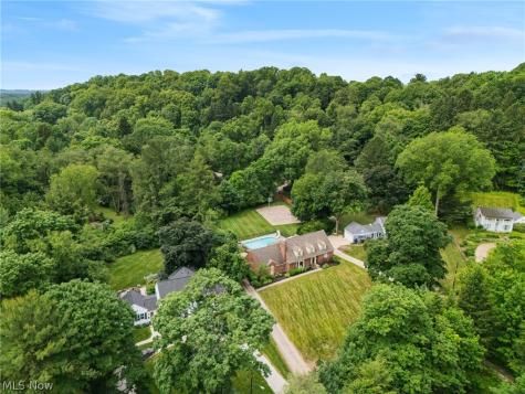 70 S Meadowcroft Drive Akron OH 44313
