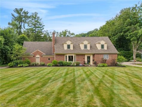 70 S Meadowcroft Drive Akron OH 44313