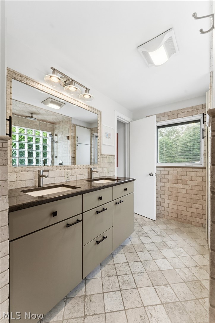 70 S Meadowcroft Drive Akron OH 44313