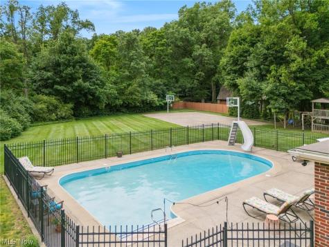 70 S Meadowcroft Drive Akron OH 44313