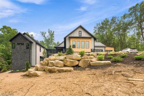 2324 Hard Rock Way Hinckley OH 44233