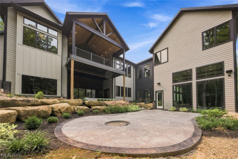 2324 Hard Rock Way Hinckley OH 44233