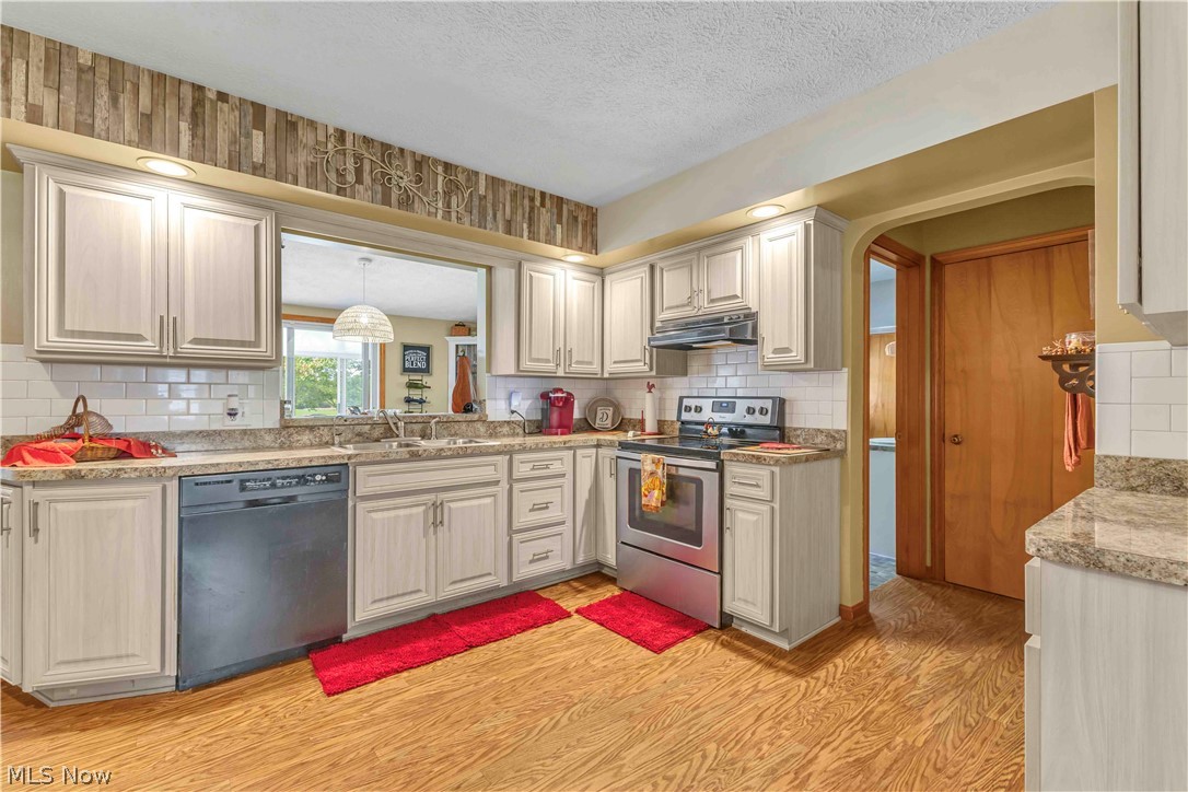 1732 Pleasant Valley Road Girard OH 44420