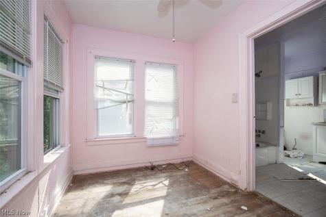 17200 Endora Road Cleveland OH 44112