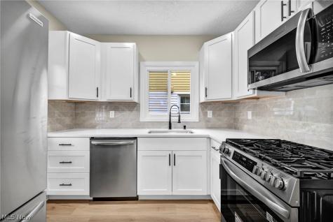2077 Wyandotte Avenue Lakewood OH 44107