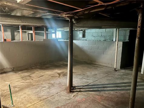 511 Woodland Avenue Elyria OH 44035
