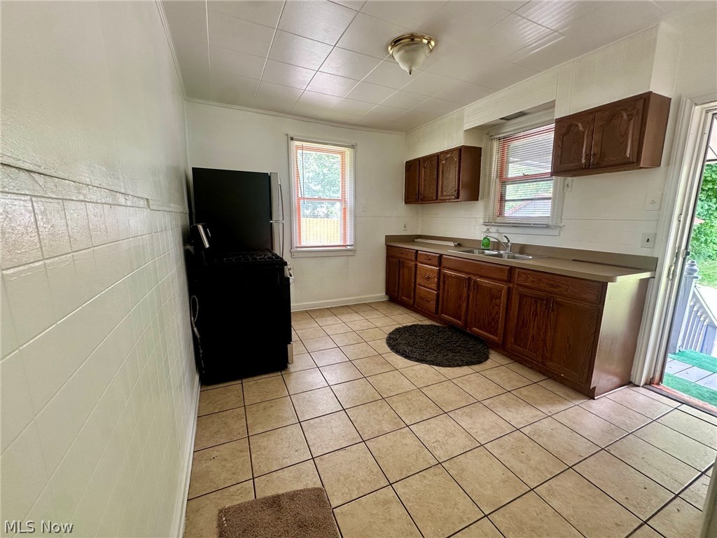 511 Woodland Avenue Elyria OH 44035