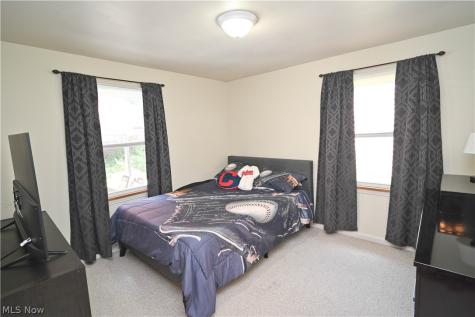 4048 Dover Road Youngstown OH 44511