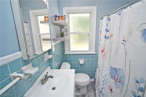 4048 Dover Road Youngstown OH 44511