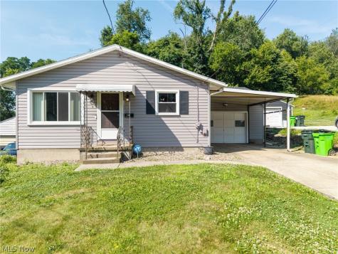 260 Hazelwood Avenue Barberton OH 44203