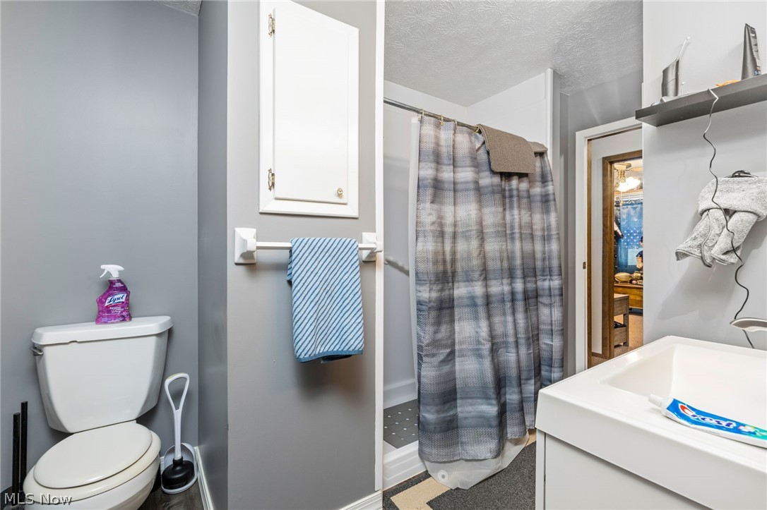 260 Hazelwood Avenue Barberton OH 44203