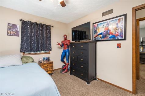 260 Hazelwood Avenue Barberton OH 44203