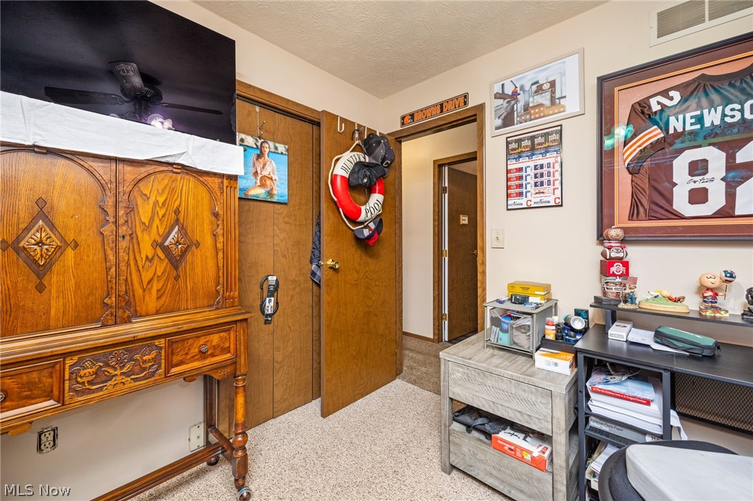 260 Hazelwood Avenue Barberton OH 44203