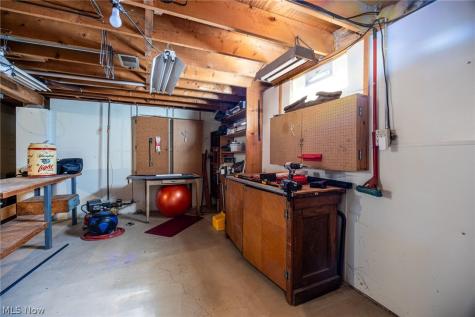 260 Hazelwood Avenue Barberton OH 44203