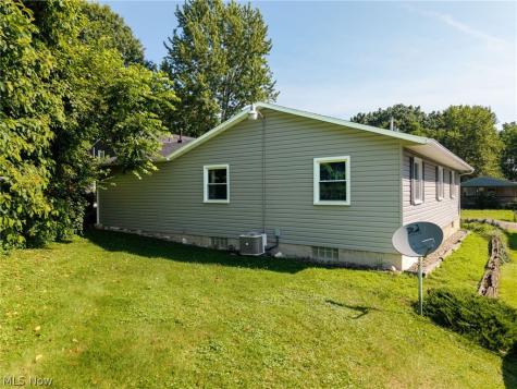 260 Hazelwood Avenue Barberton OH 44203