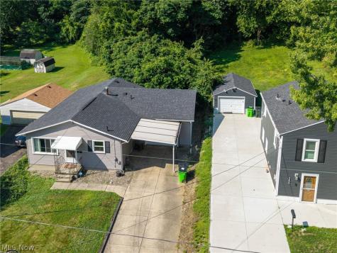 260 Hazelwood Avenue Barberton OH 44203