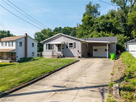 260 Hazelwood Avenue Barberton OH 44203