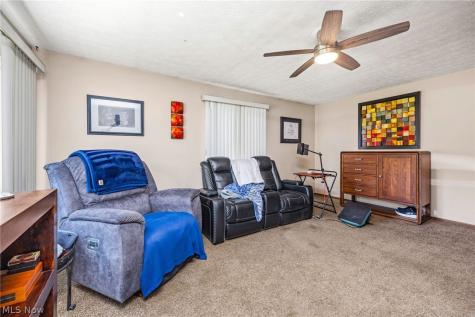 260 Hazelwood Avenue Barberton OH 44203