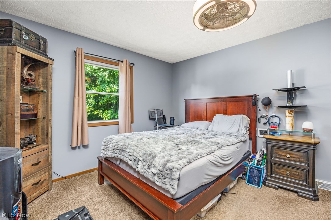 260 Hazelwood Avenue Barberton OH 44203