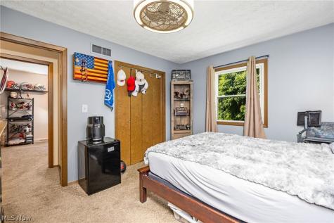 260 Hazelwood Avenue Barberton OH 44203