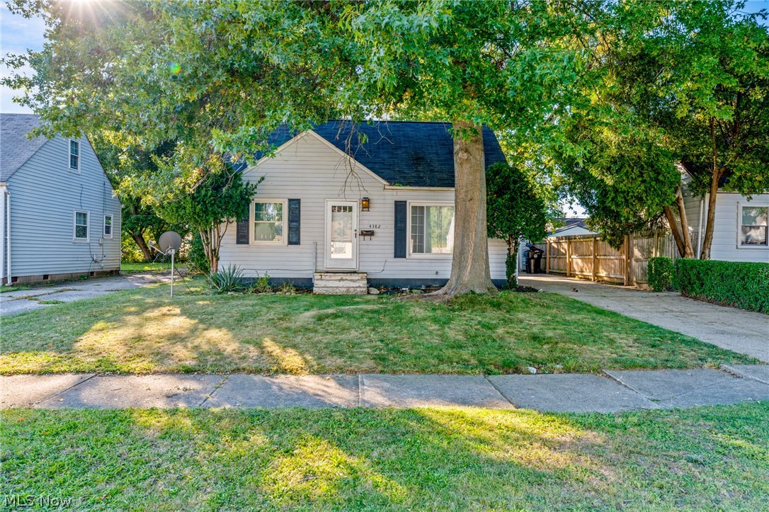 4382 W 189th Street Cleveland OH 44135