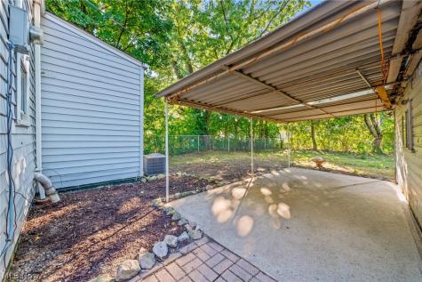 4382 W 189th Street Cleveland OH 44135