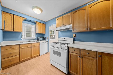 4382 W 189th Street Cleveland OH 44135