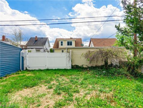 19392 Renwood Avenue Euclid OH 44119