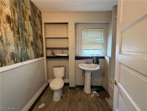 945 E 149th Street Cleveland OH 44110