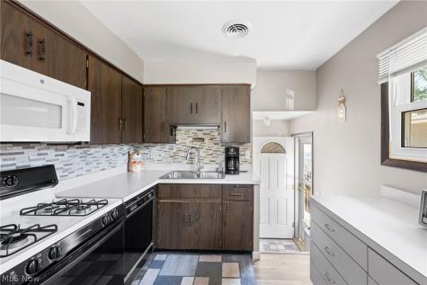 311 Parkway Drive Eastlake OH 44095