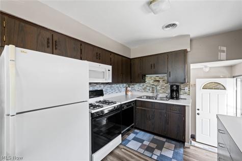 311 Parkway Drive Eastlake OH 44095