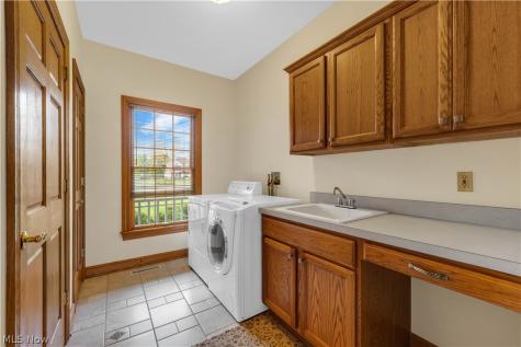 6875 Spring Glen Drive Valley City OH 44280