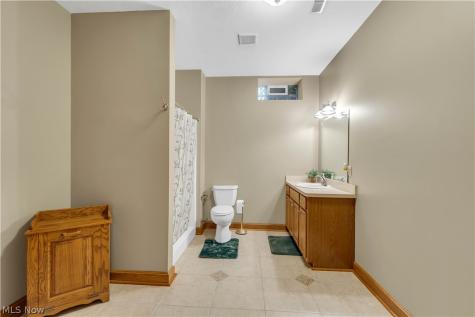 6875 Spring Glen Drive Valley City OH 44280