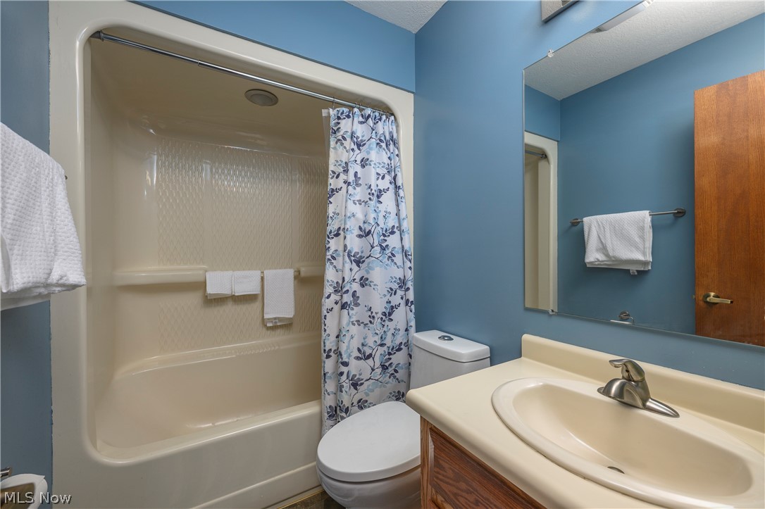 1941 Buckeye Street NE New Philadelphia OH 44663