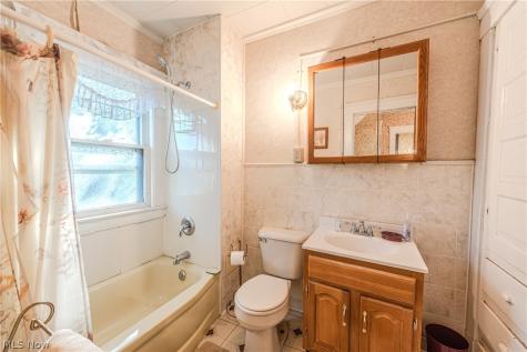11314 Orville Avenue Cleveland OH 44106