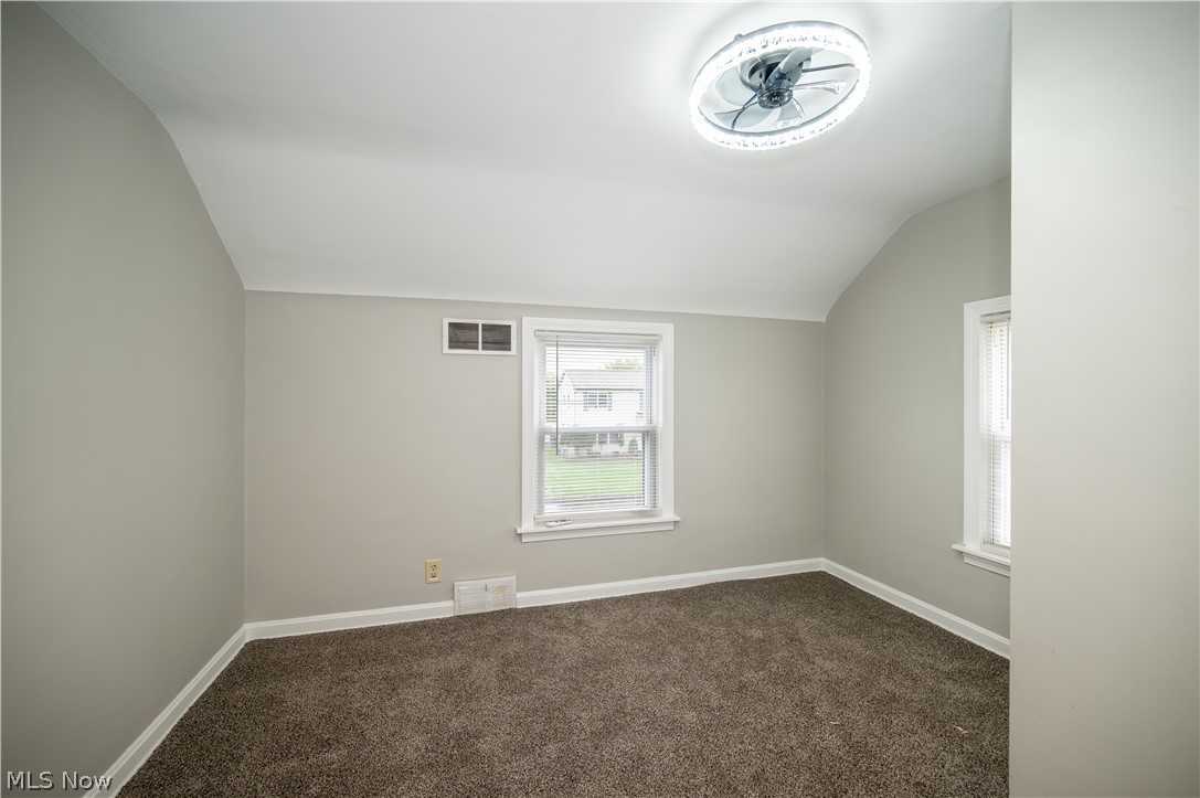 186 Creed Street Struthers OH 44471