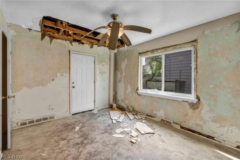3069 E 67th Street Cleveland OH 44127