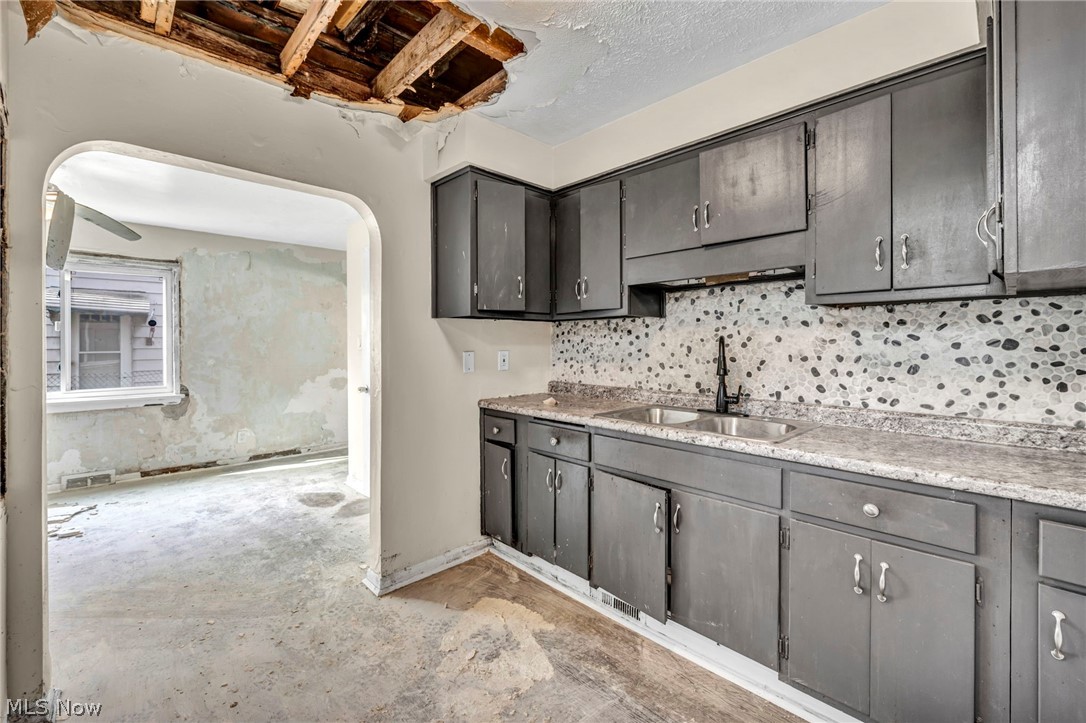 3069 E 67th Street Cleveland OH 44127