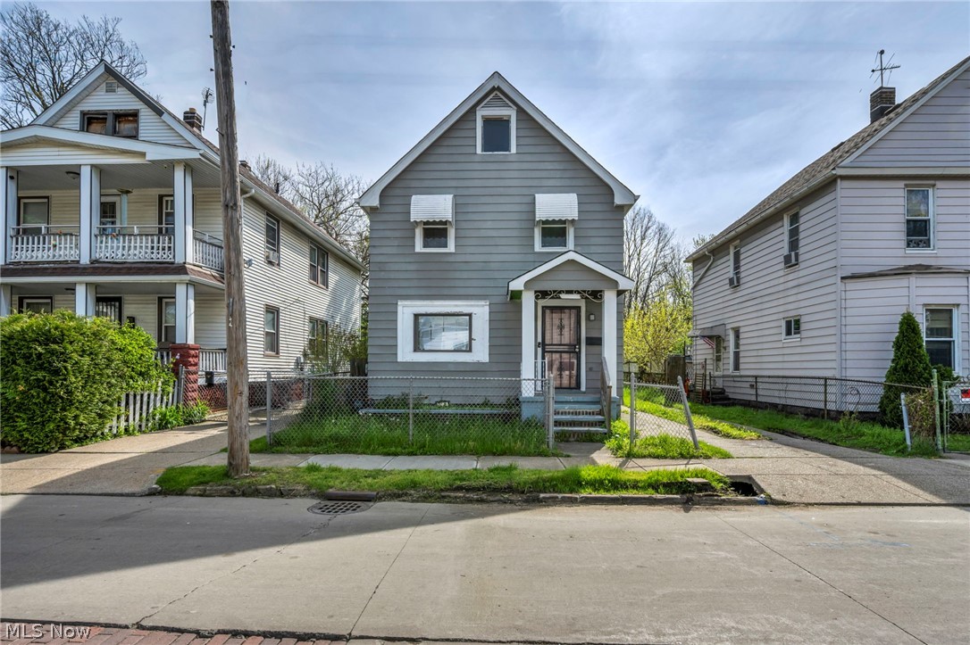 3069 E 67th Street Cleveland OH 44127