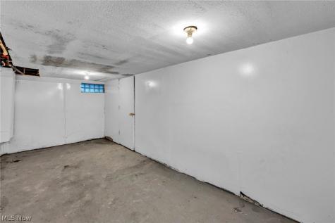 3069 E 67th Street Cleveland OH 44127