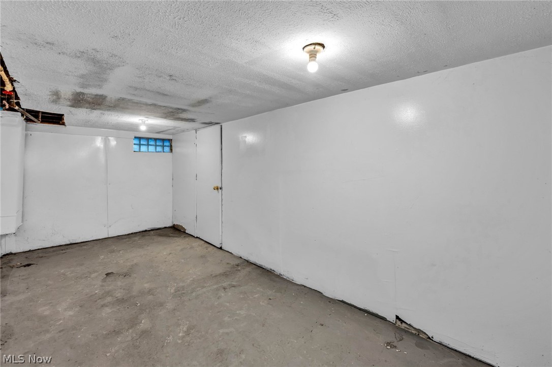 3069 E 67th Street Cleveland OH 44127