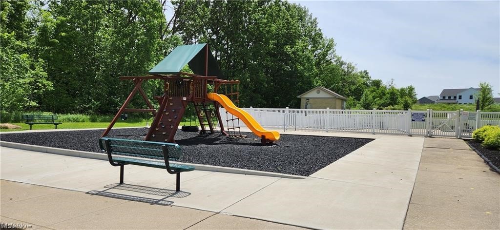 7390 Emerald Glen Avenue NW Canal Fulton OH 44614