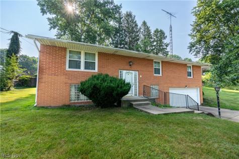 3726 Whitehouse Avenue NW Canton OH 44709