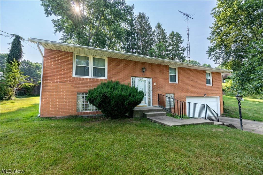 3726 Whitehouse Avenue NW Canton OH 44709